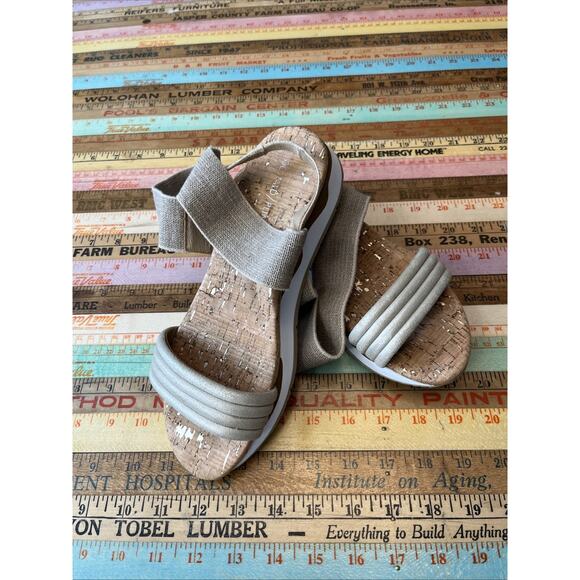 Donald Pliner Women’s 8 Shaye Ankle Strappy Sandals Metallic Tan Cork - Picture 10 of 10